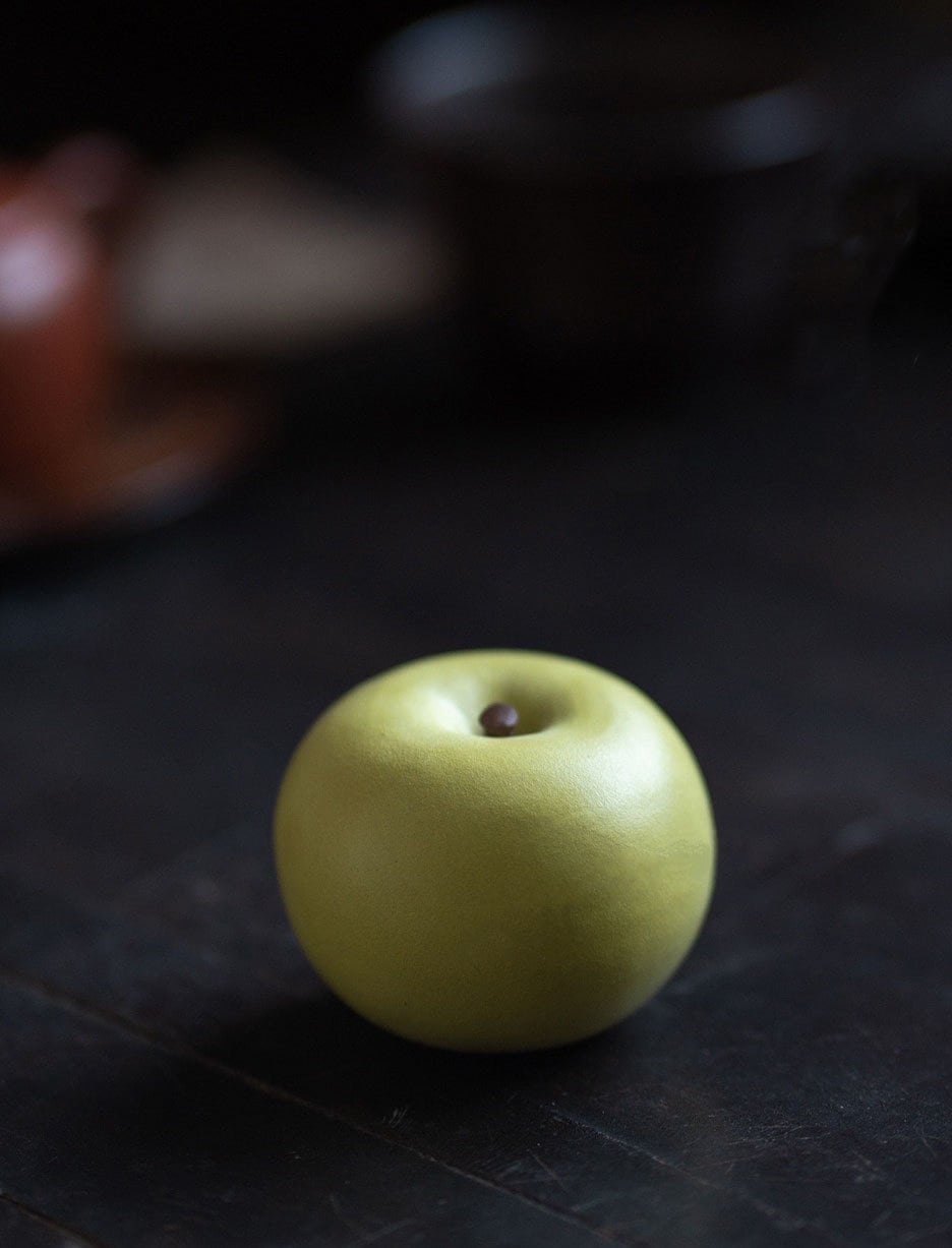 Gohobi Handmade Ceramic YiXing Clay Apple Tea pets